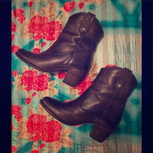 Frye jackie button short boot